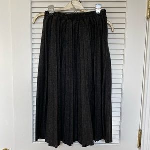 NWOT Gray Wool Felt Pleated Midi Skirt w/ Elastic